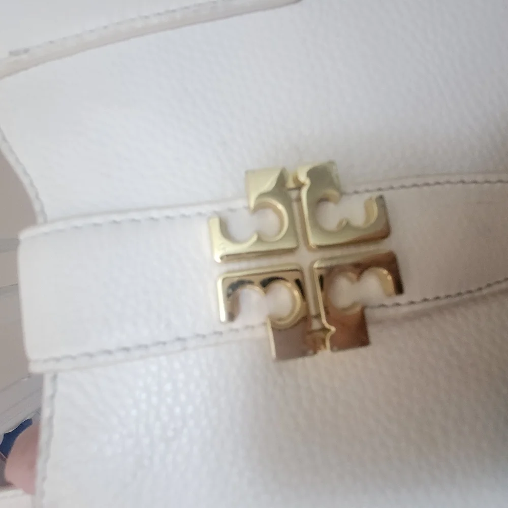 Tory Burch Meyer Plaque Pebbled Cream‎ Leather Tote. Old Money Quiet Luxury. - Picture 5 of 13